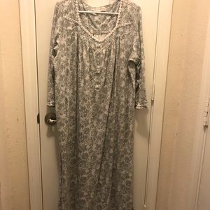 Eileen West Nightgown